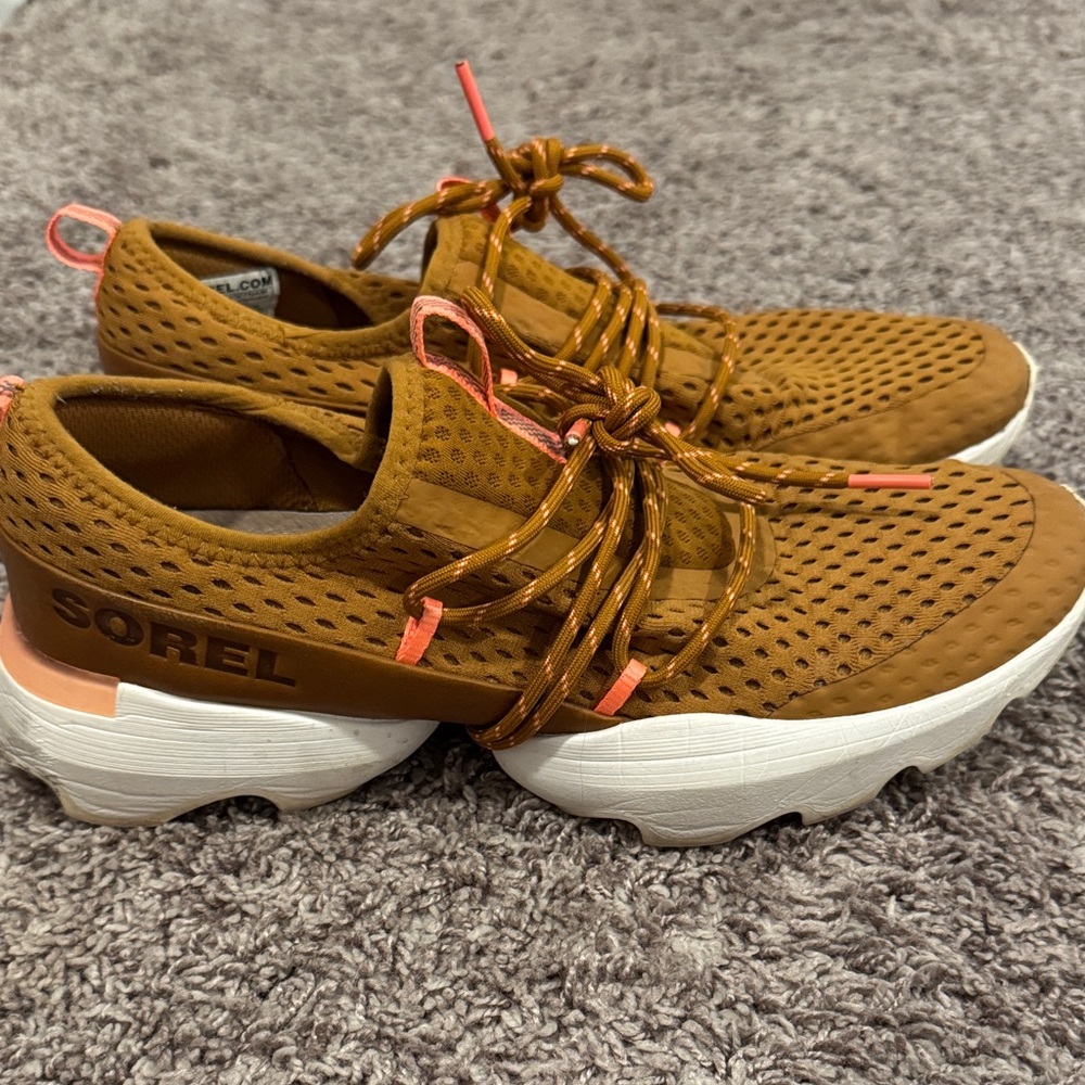 Sorel Women's Tan and White Sneakers